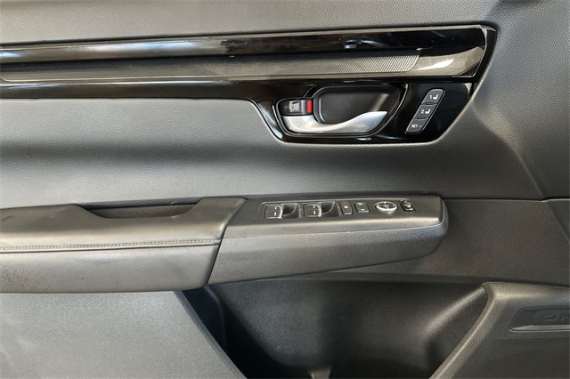 Vehicle image 23 of 35