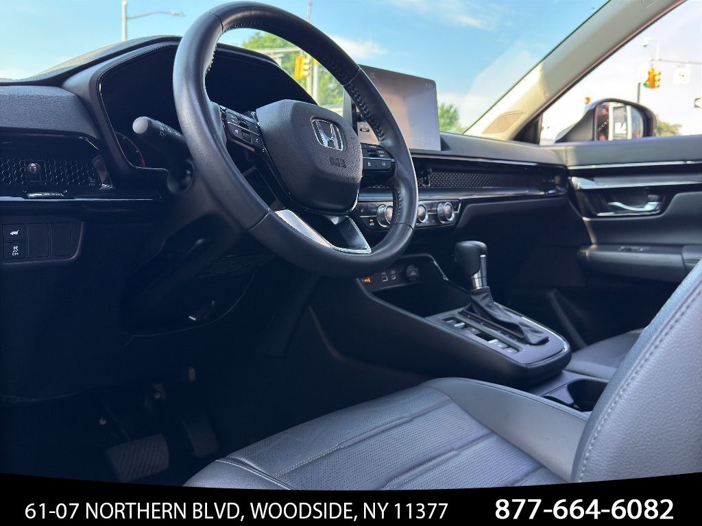 Vehicle image 27 of 31