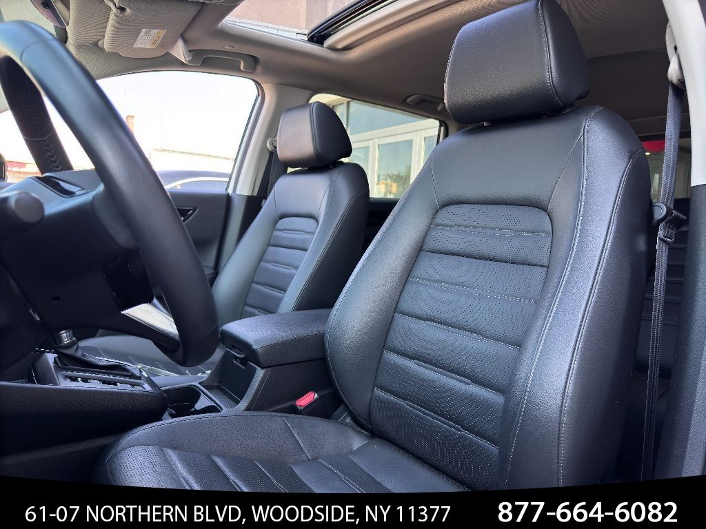 Vehicle image 11 of 31