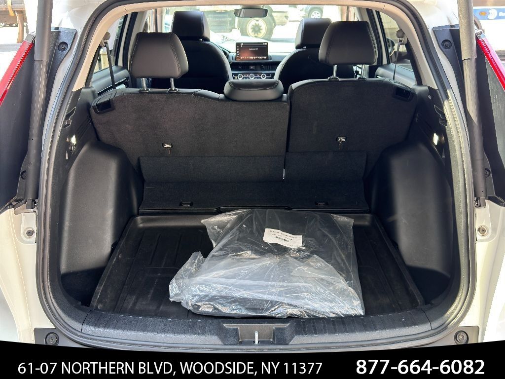 Vehicle image 10 of 31