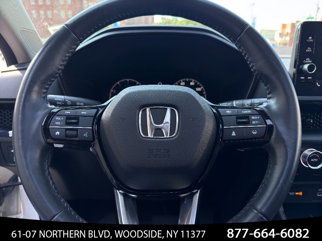 Vehicle image 19 of 31