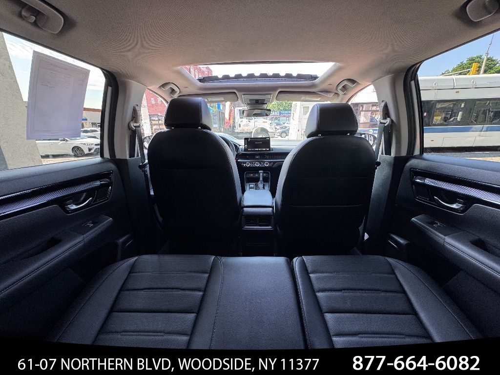 Vehicle image 15 of 31