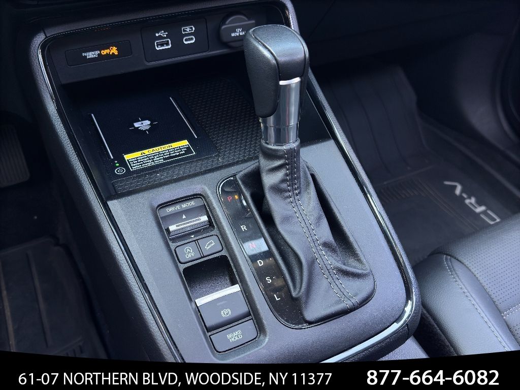 Vehicle image 25 of 31