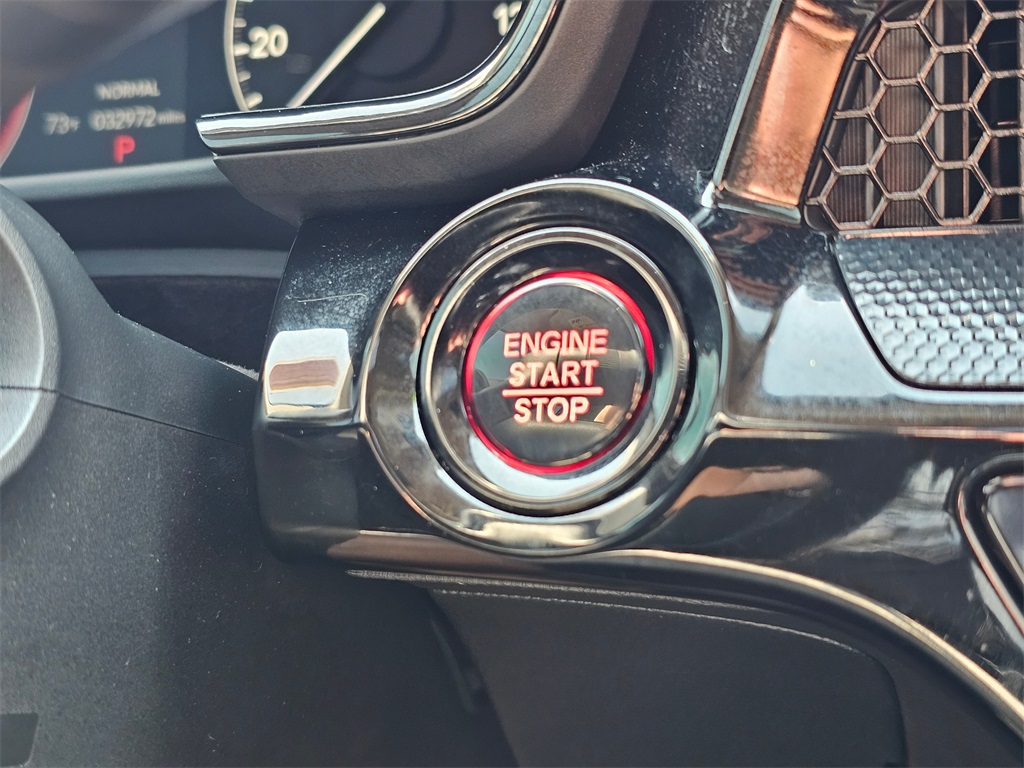 Vehicle image 22 of 34