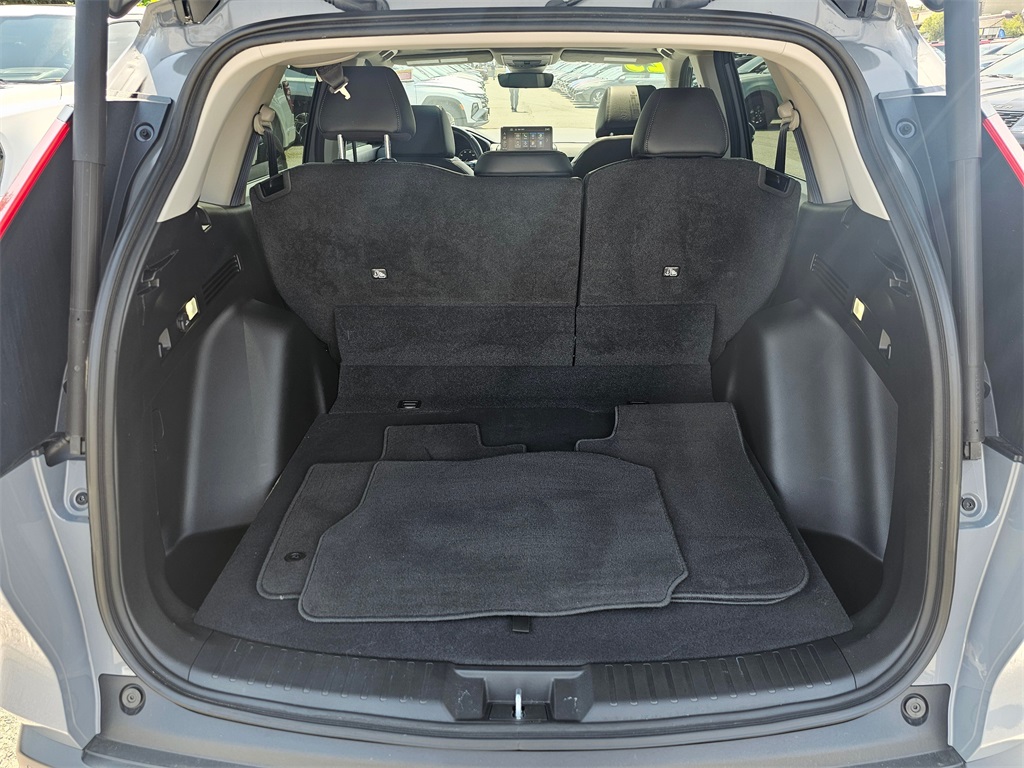 Vehicle image 10 of 34