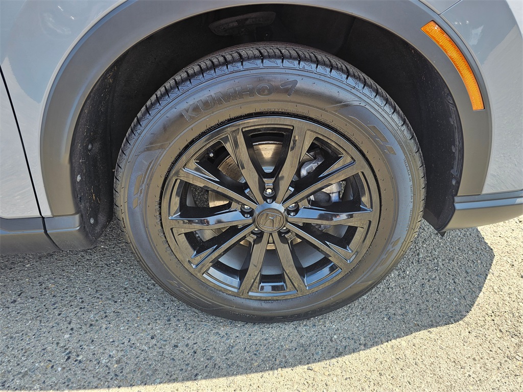Vehicle image 9 of 34