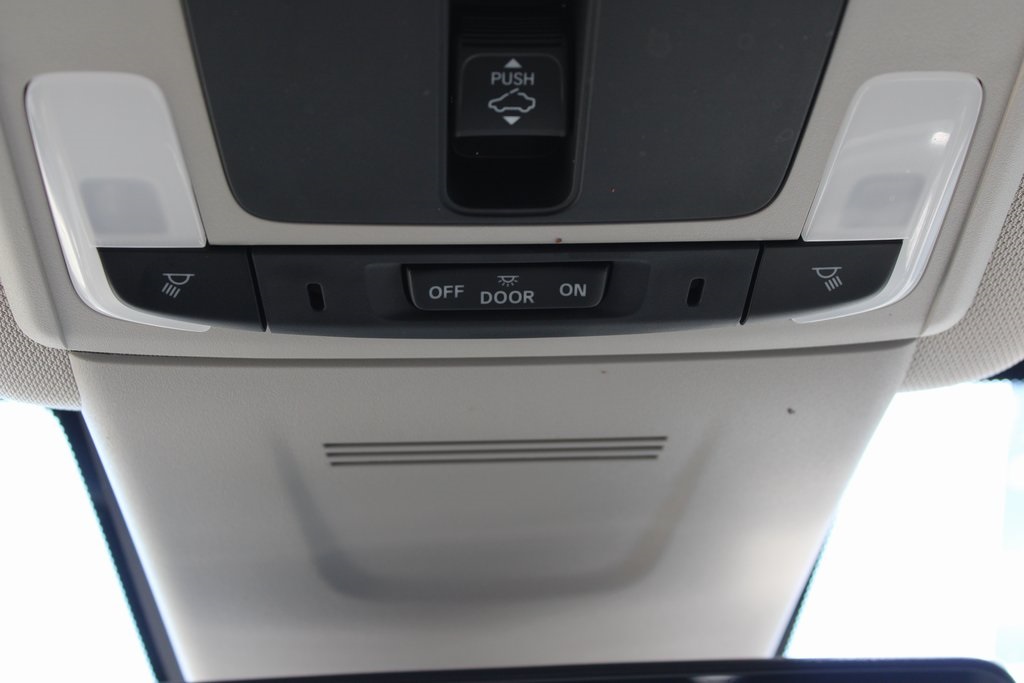 Vehicle image 40 of 42