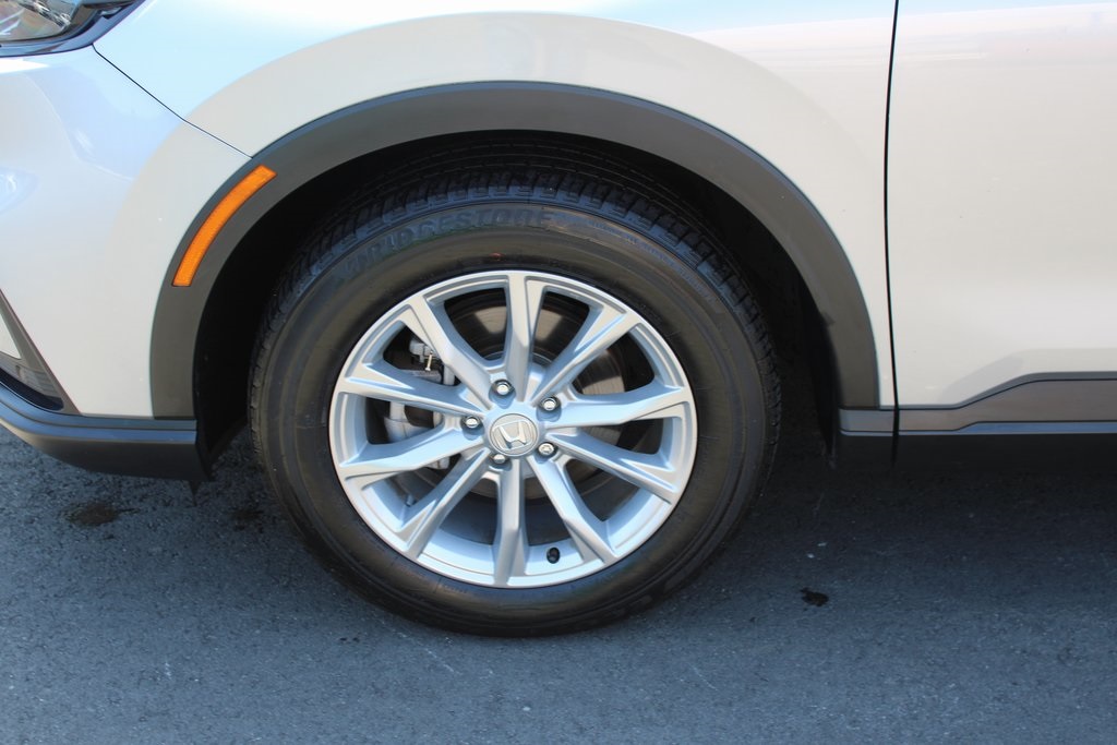 Vehicle image 9 of 42