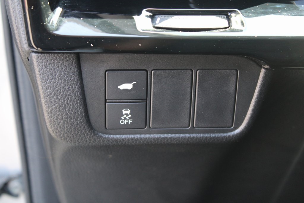 Vehicle image 29 of 42