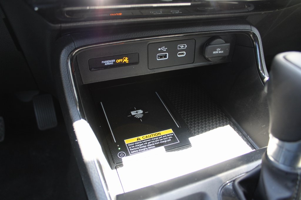 Vehicle image 33 of 42