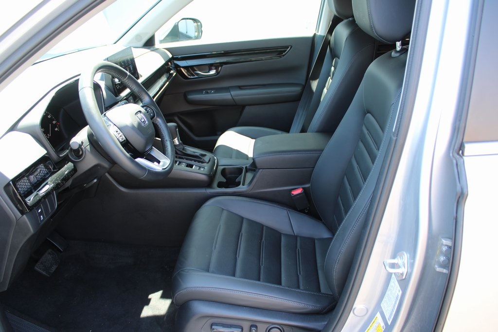Vehicle image 13 of 42
