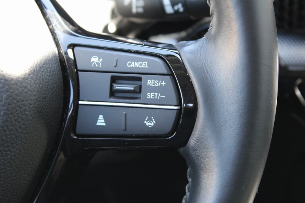 Vehicle image 36 of 42