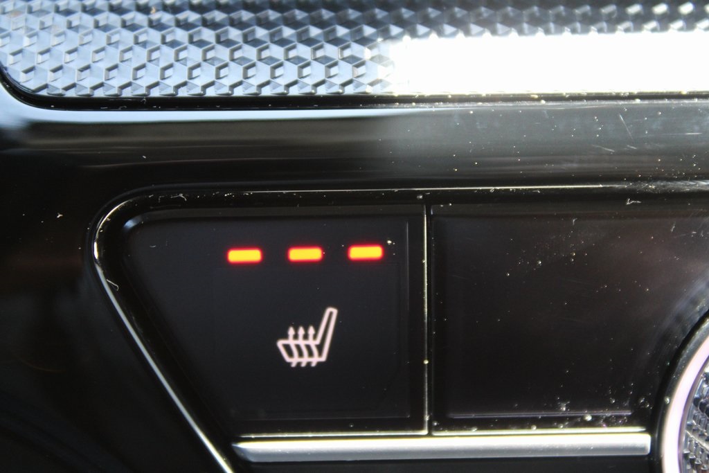Vehicle image 32 of 42