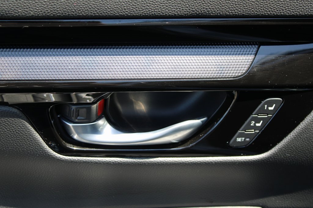 Vehicle image 28 of 42