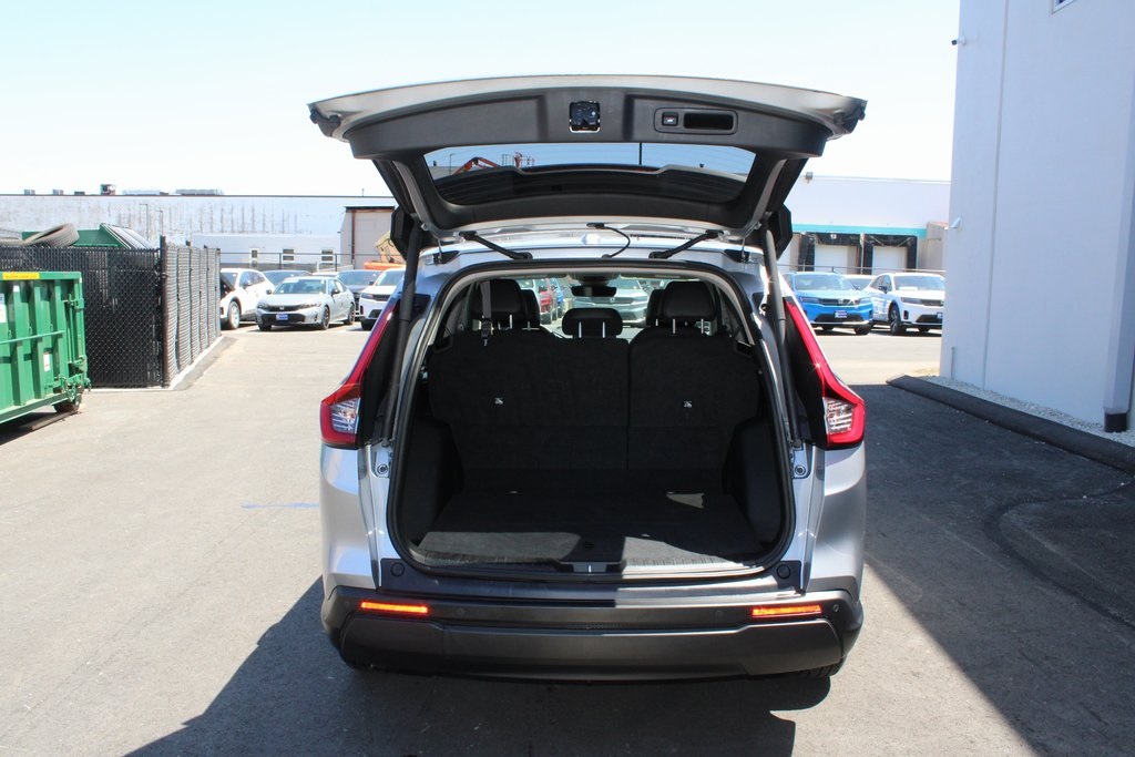 Vehicle image 11 of 42