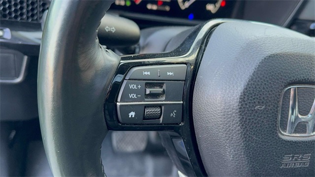 Vehicle image 22 of 34