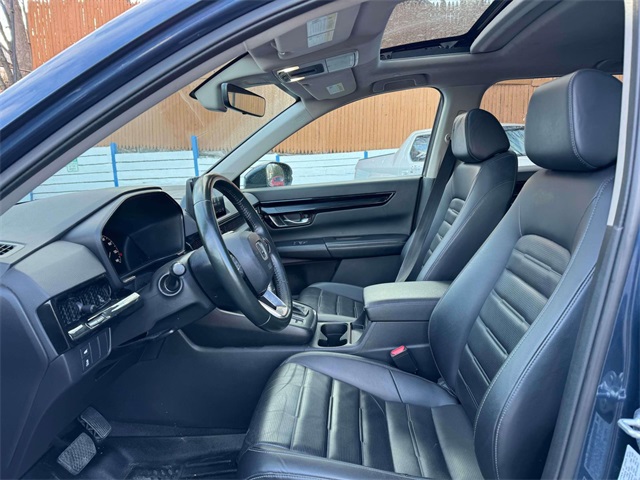 Vehicle image 24 of 34