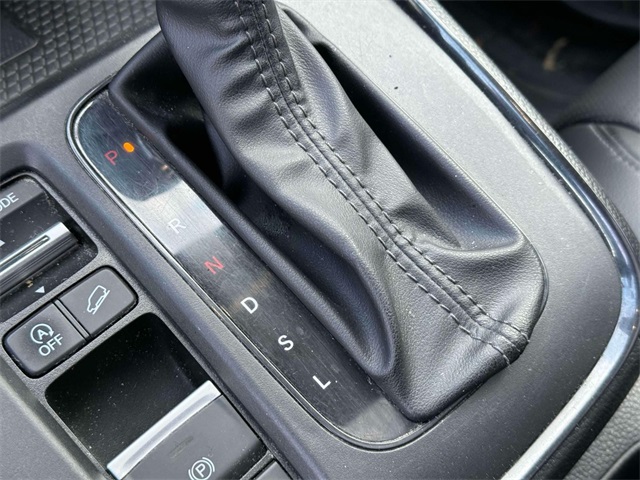 Vehicle image 11 of 34