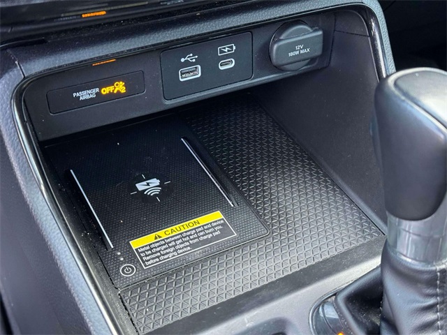 Vehicle image 10 of 34