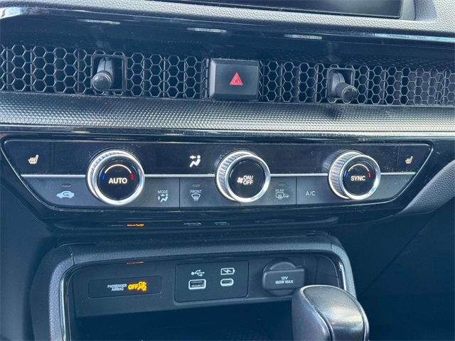 Vehicle image 9 of 34