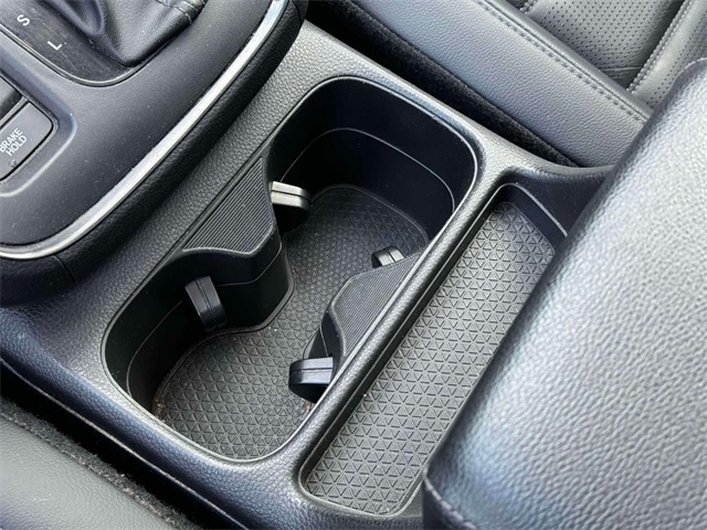 Vehicle image 13 of 34
