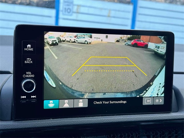 Vehicle image 8 of 34