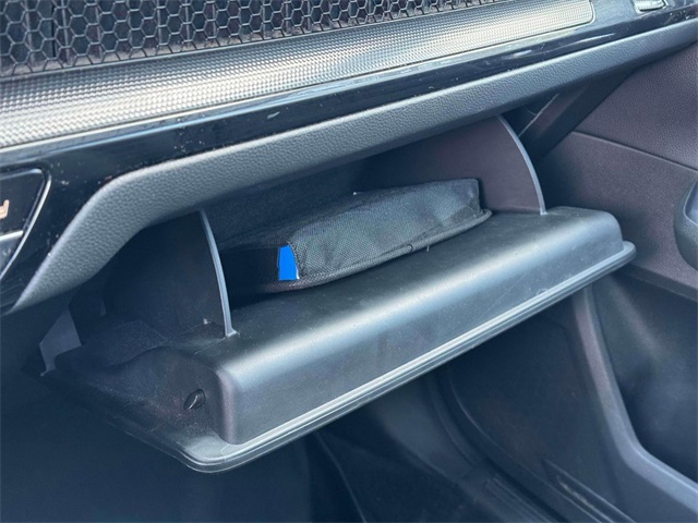 Vehicle image 7 of 34