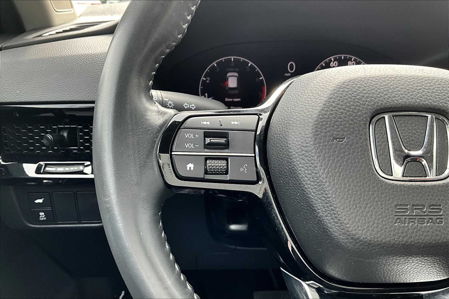 Vehicle image 20 of 35