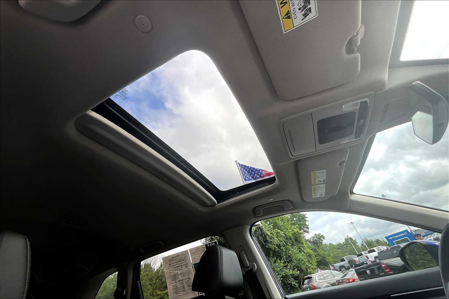 Vehicle image 18 of 35