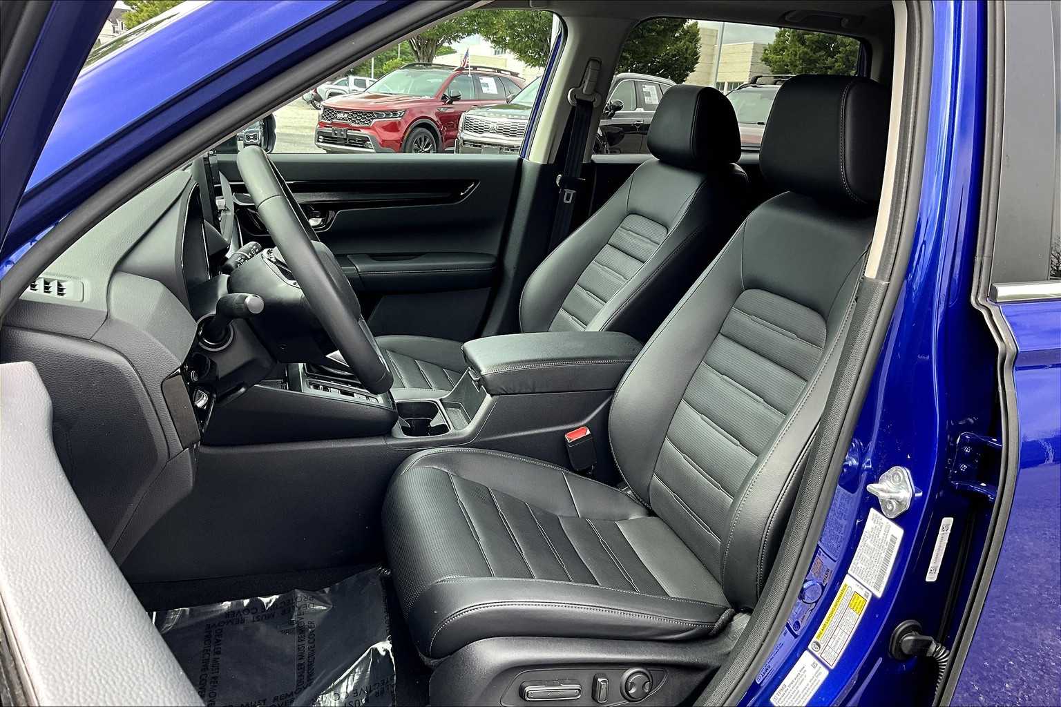 Vehicle image 13 of 35