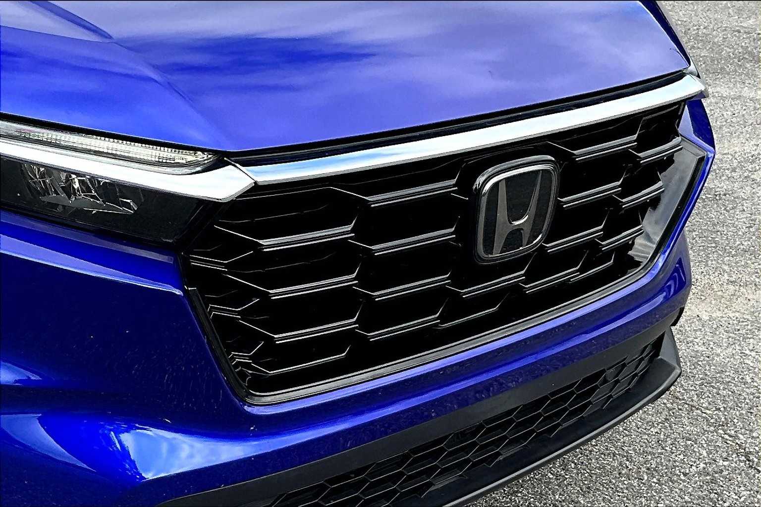 Vehicle image 33 of 35