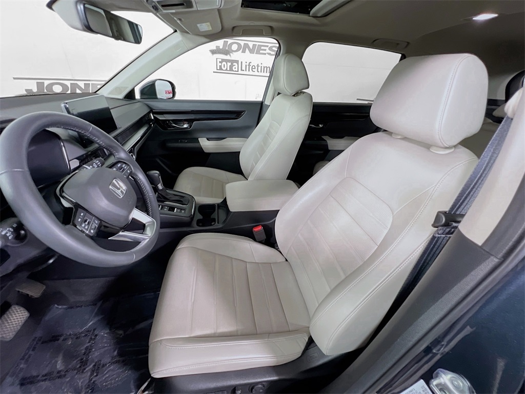 Vehicle image 31 of 36