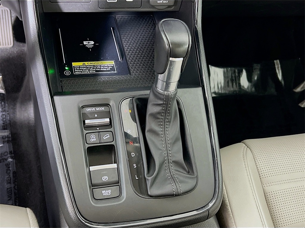 Vehicle image 23 of 36