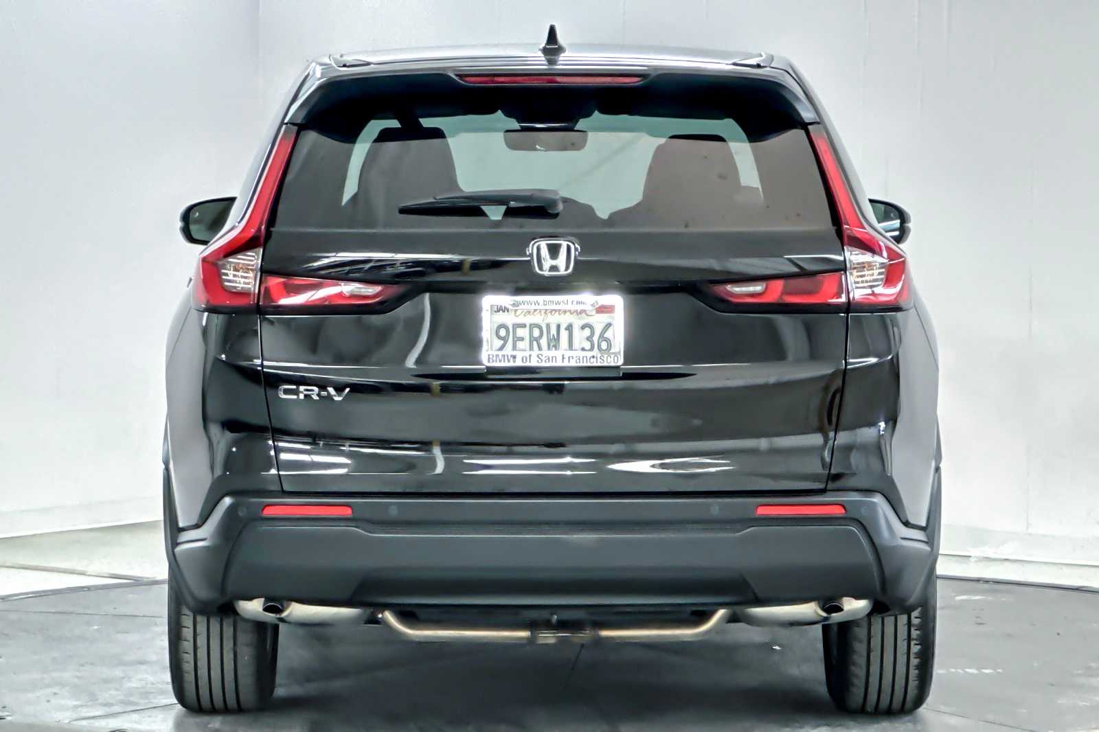 Vehicle image 10 of 28