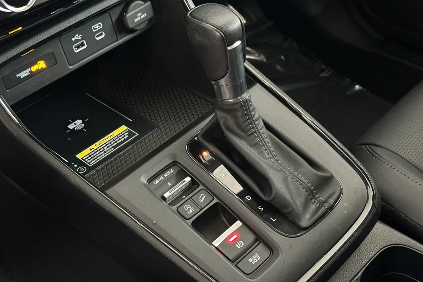 Vehicle image 22 of 28