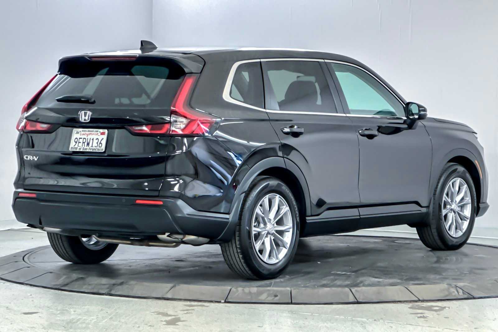 Vehicle image 5 of 28