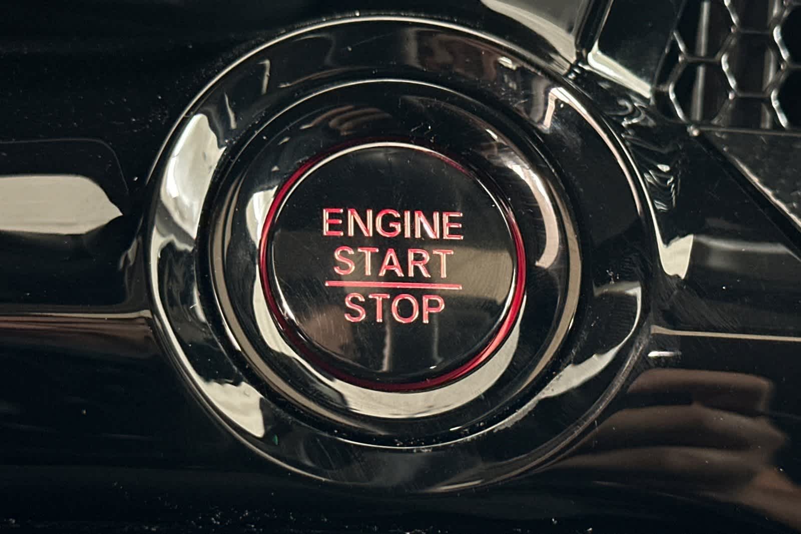 Vehicle image 18 of 28