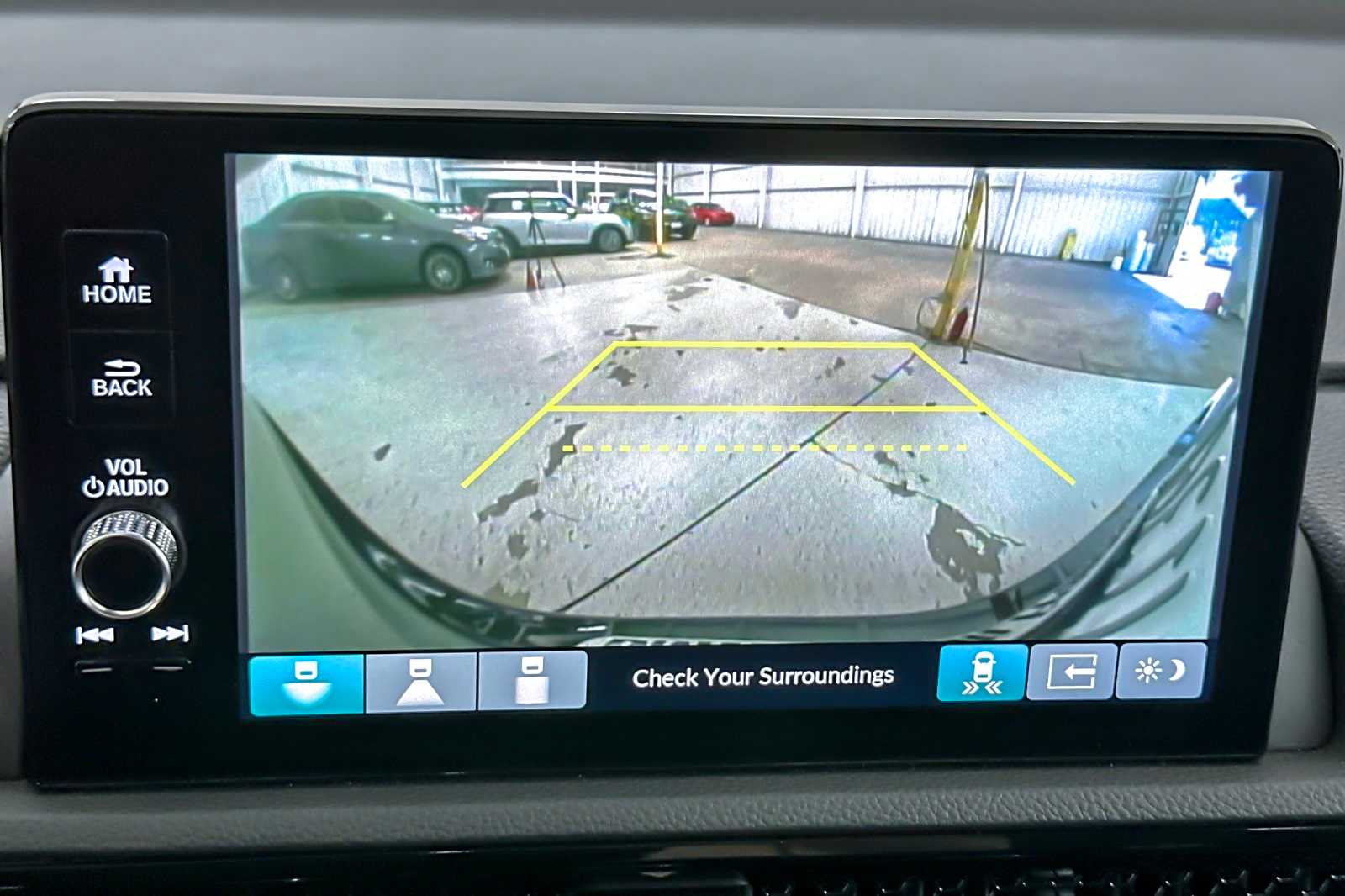 Vehicle image 20 of 28