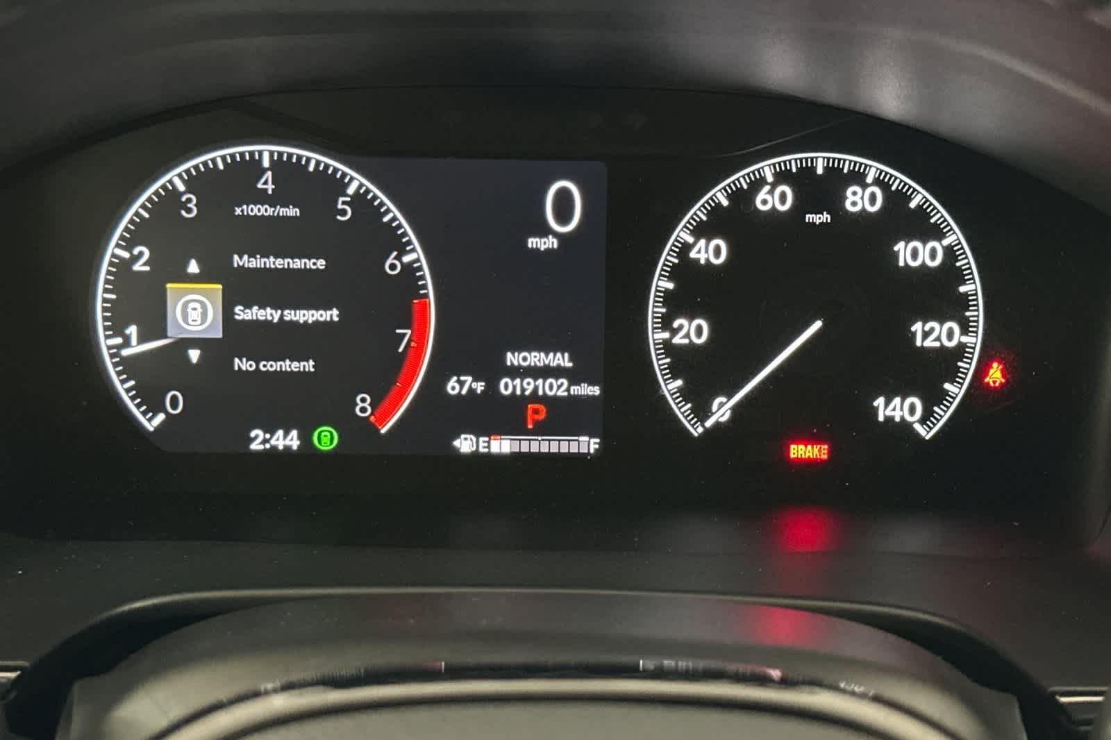 Vehicle image 17 of 28