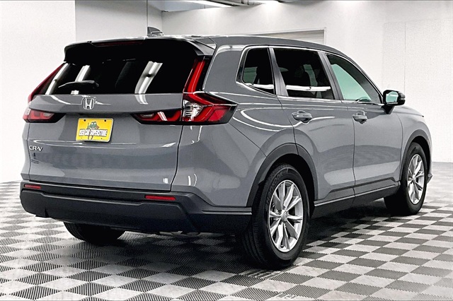 Vehicle image 4 of 38