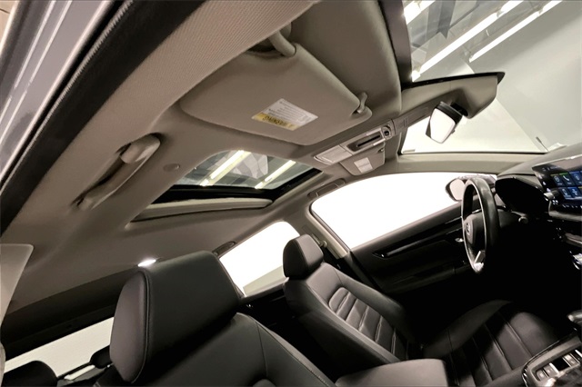 Vehicle image 13 of 38