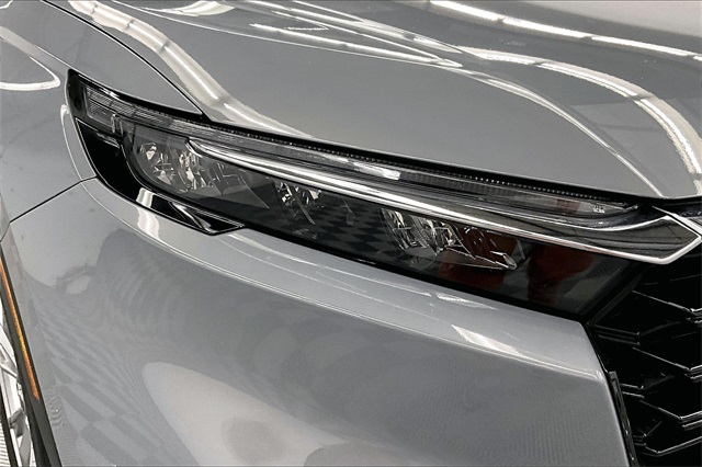 Vehicle image 28 of 38