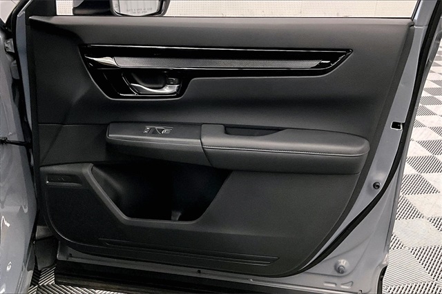 Vehicle image 25 of 38