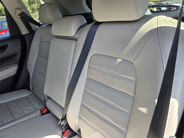 Vehicle image 13 of 28