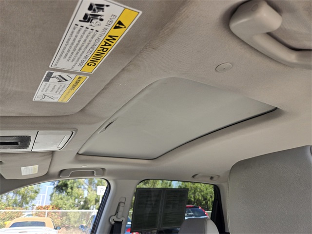 Vehicle image 11 of 28
