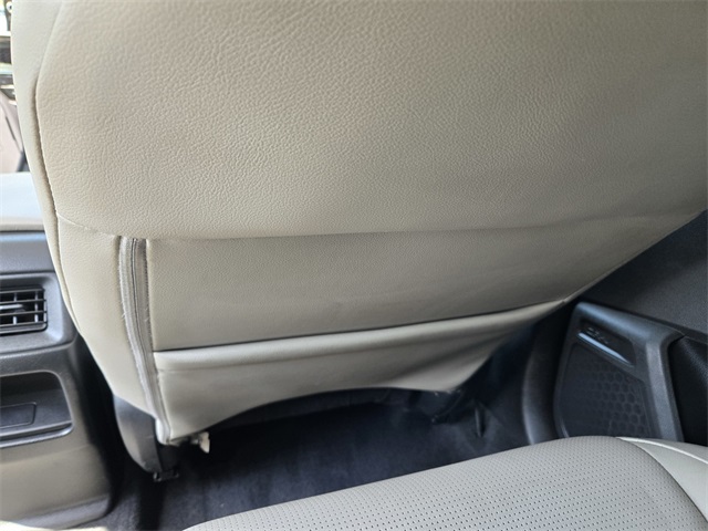 Vehicle image 16 of 28