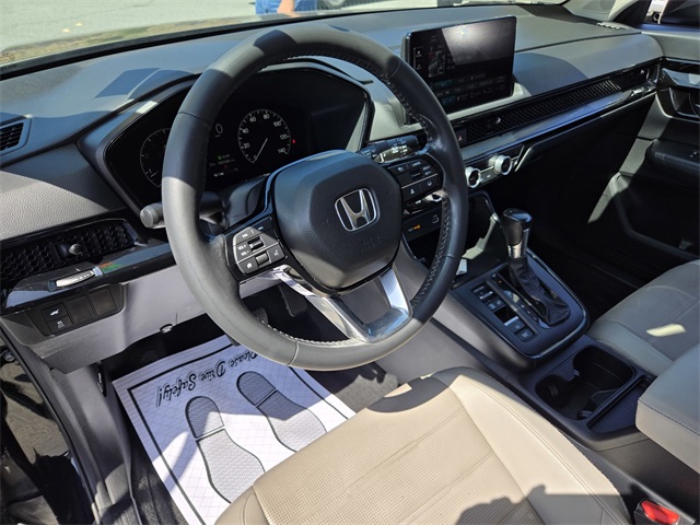 Vehicle image 10 of 28