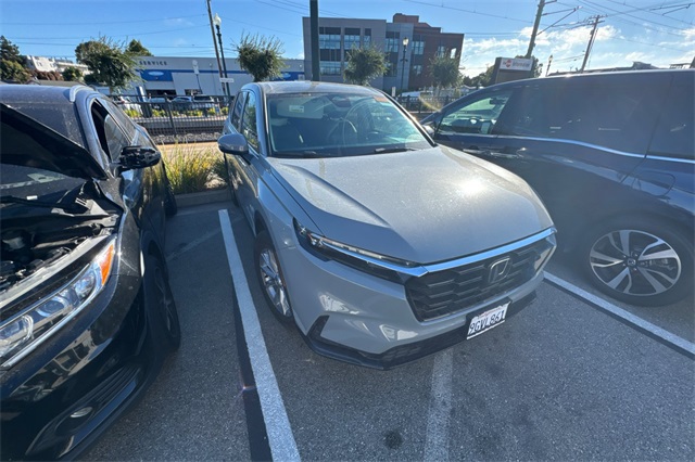 Vehicle image 7 of 16