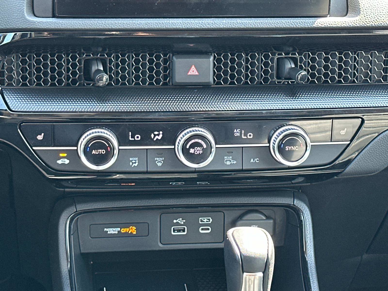 Vehicle image 22 of 26