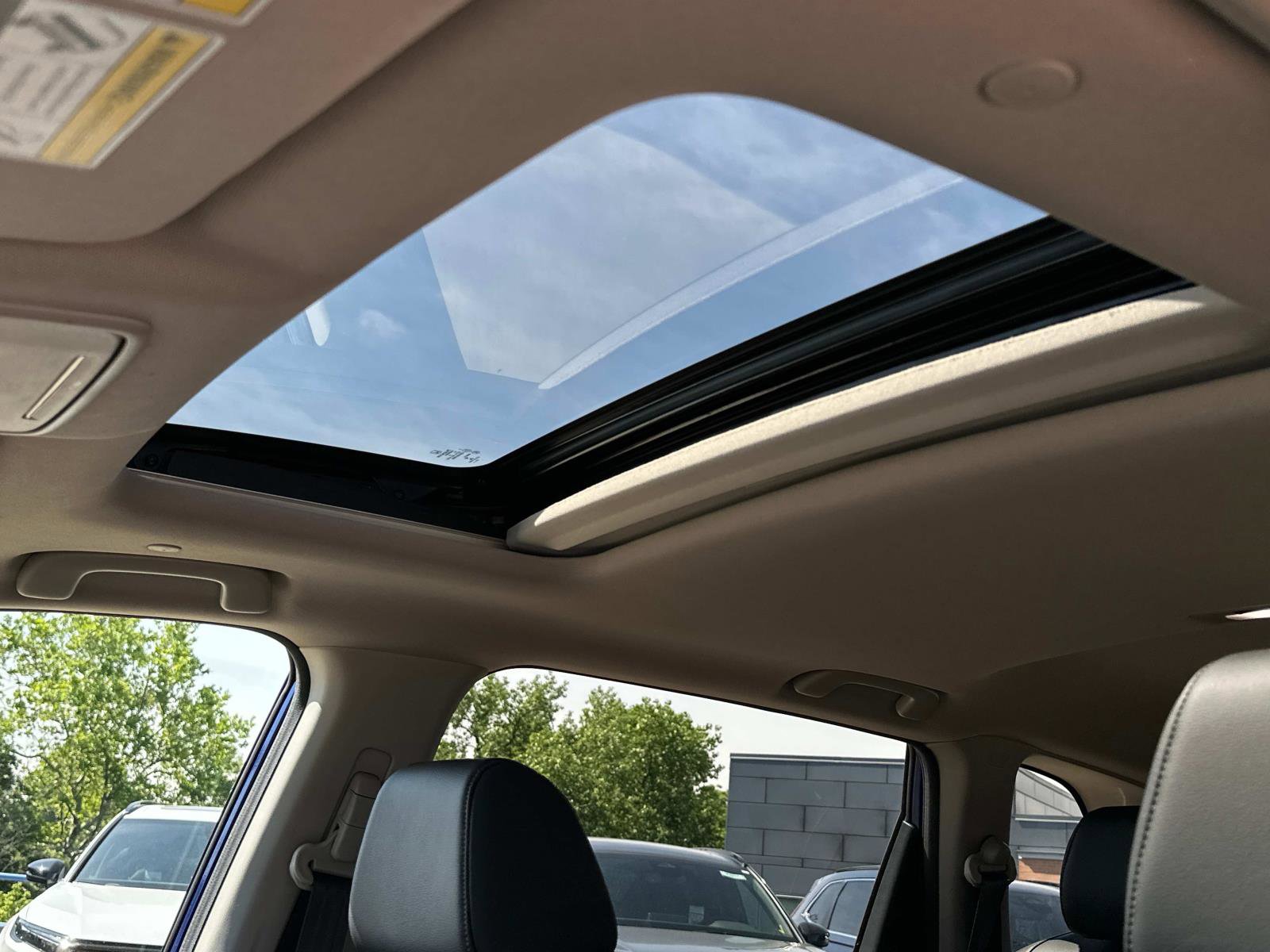 Vehicle image 17 of 26
